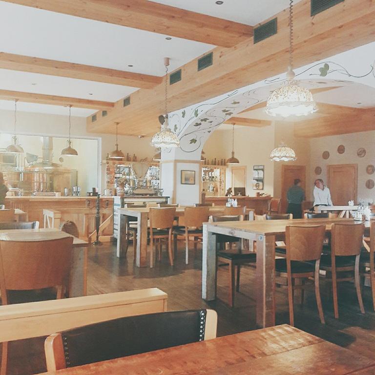 Landhaus Hotel Brovari Kültér fotó
