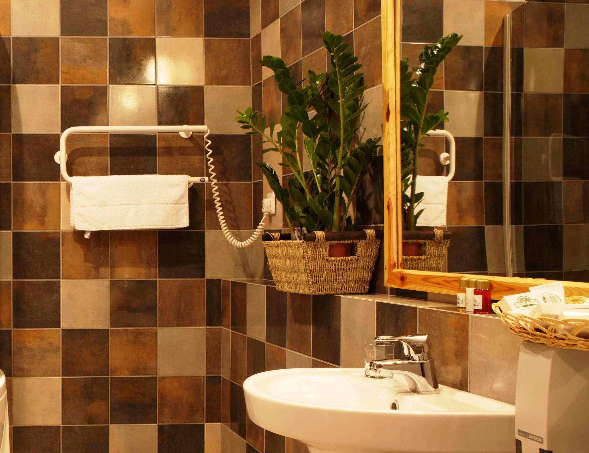 Landhaus Hotel Brovari Kültér fotó